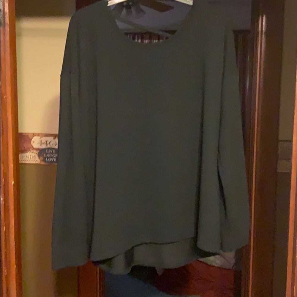 2x women’s long sleeve top
